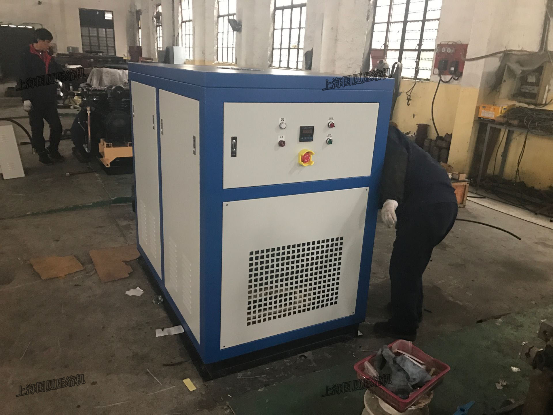 螺桿空壓機(jī)這樣調(diào)節(jié)氣量是對(duì)的_上海國廈壓縮機(jī) 螺桿空壓機(jī)旁通調(diào)節(jié)